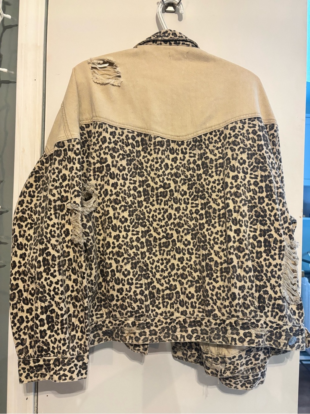 POL Distressed Leopard Jacket - Picture 2 of 8